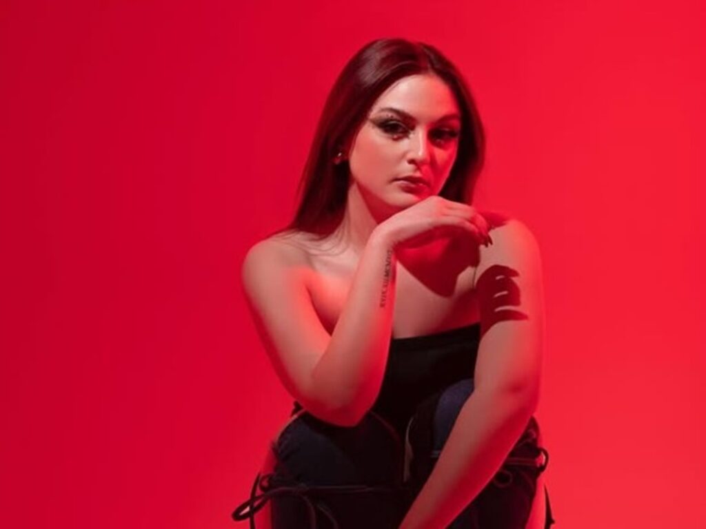 esther foto cantante