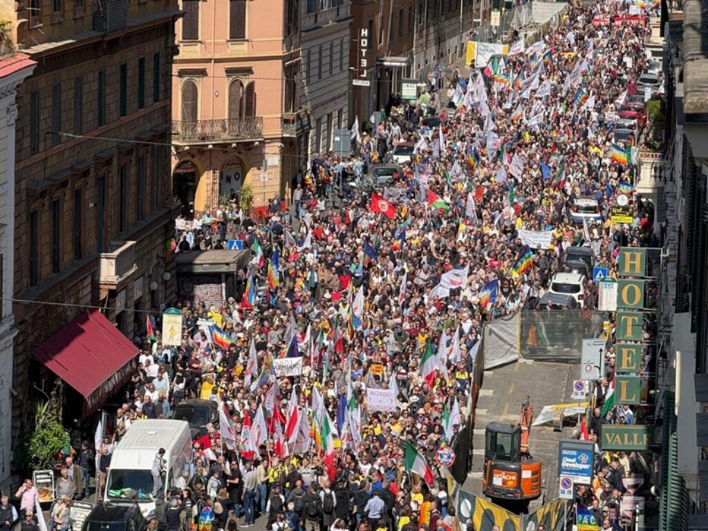 manifestazione riarmo