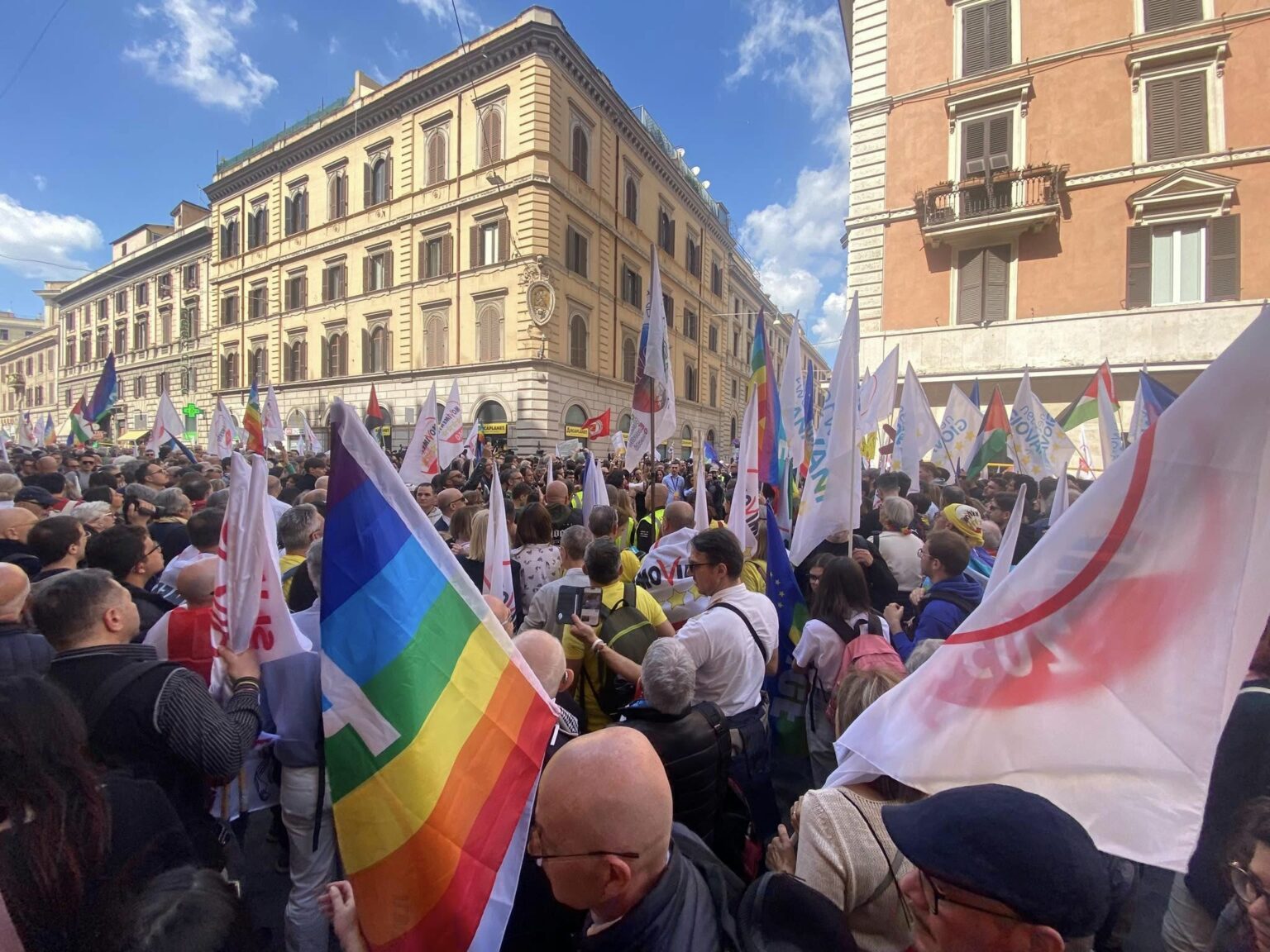 manifestazione riarmo
