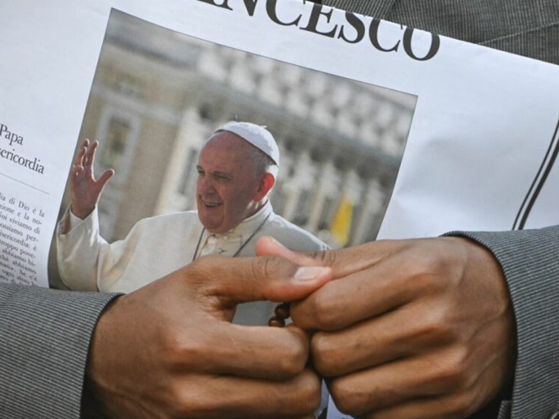 tomba papa francesco porta a porta