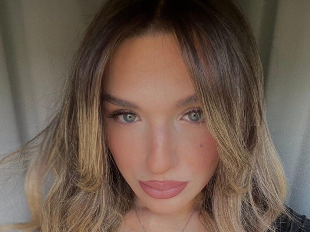 greesia foto cantante