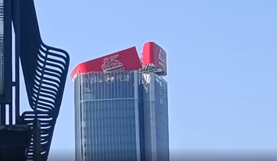 insegna torre hadid milano