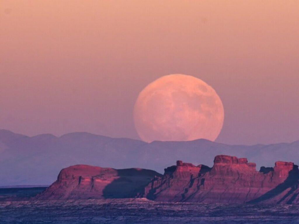 luna piena delle fragole