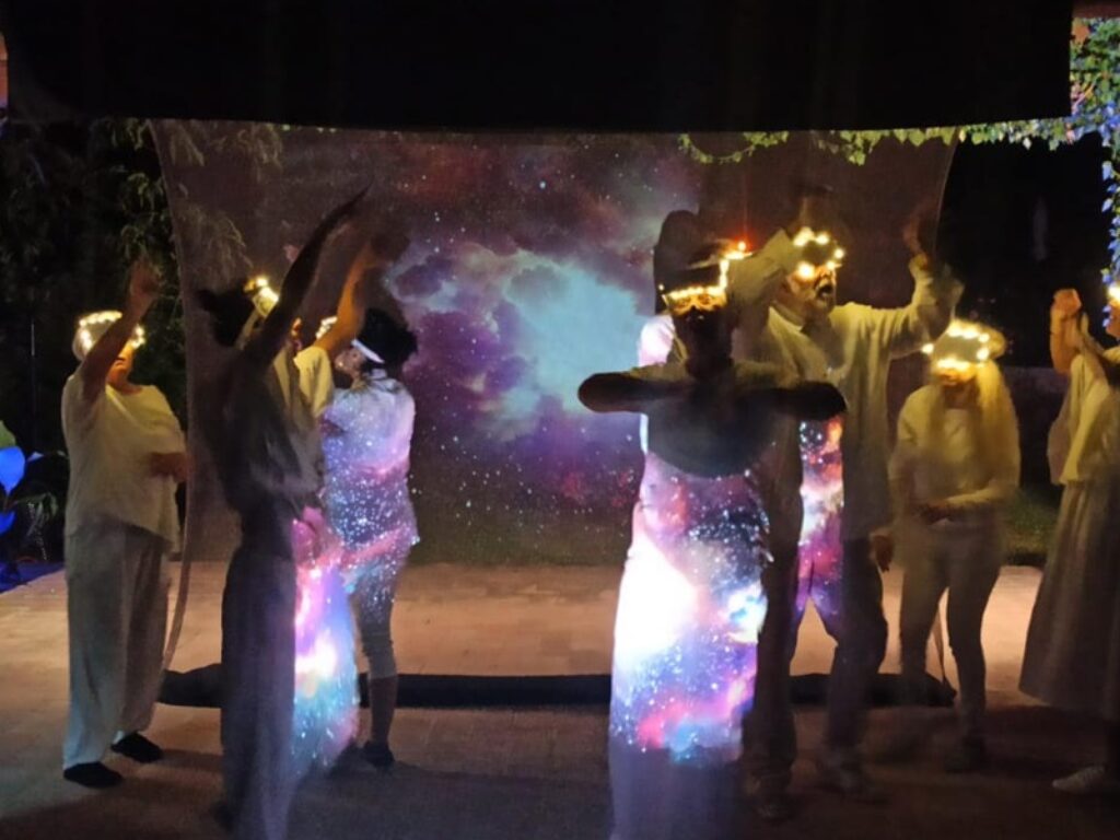 Sei personaggi in cerca di followers