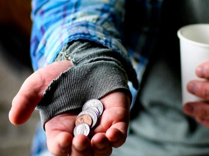 accattonaggio elemosina