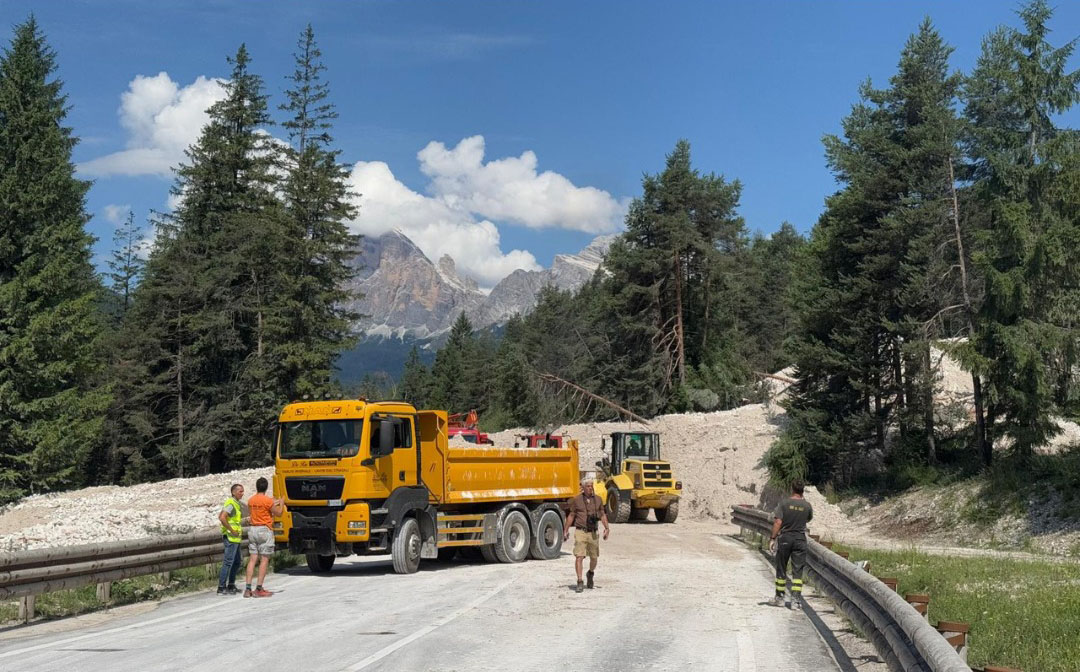 frana cortina strada chiusa