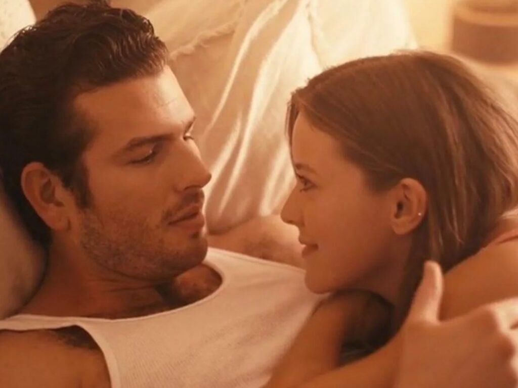 gli occhi blu dell'ossessione trama film