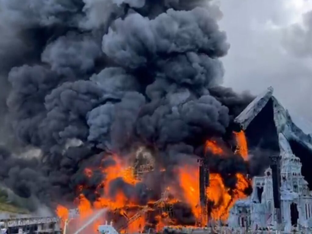tomorrowland incendio palco