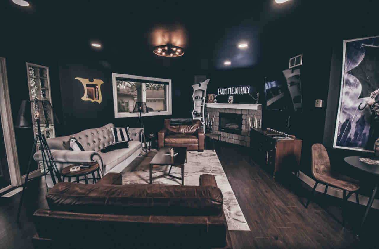 airbnb mercoledì addams