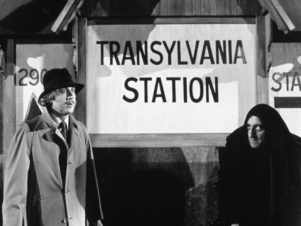 Frankenstein Junior, il cult della risata torna al cinema: tutti in sala, travestiti da personaggi del film, per una notte di Halloween indimenticabile