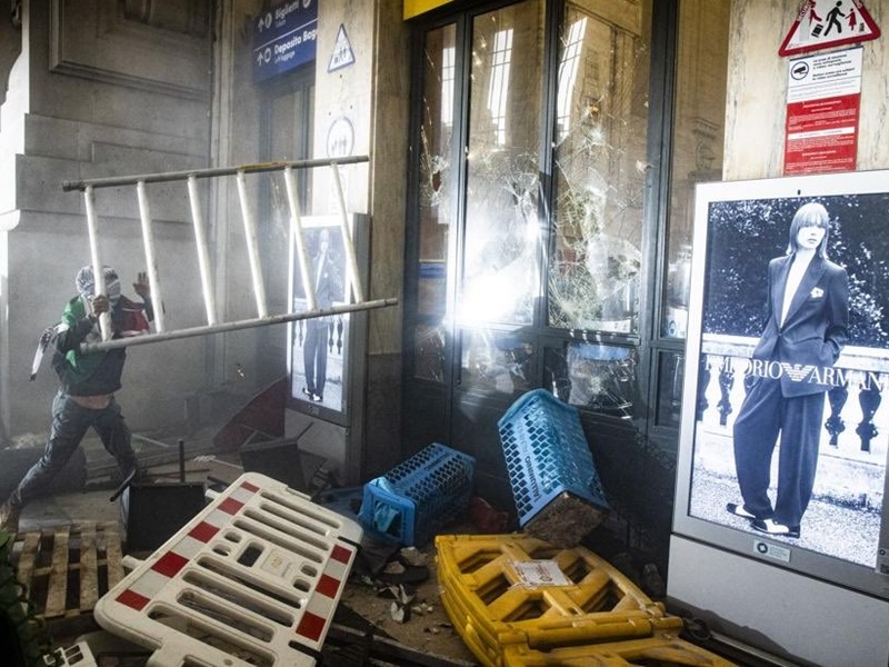 devastazioni manifestazione palestina