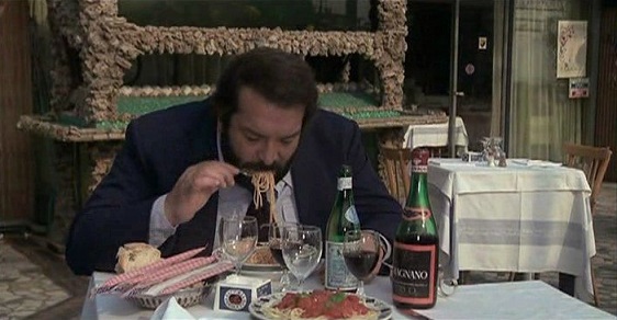 piedone a hong kong film trama