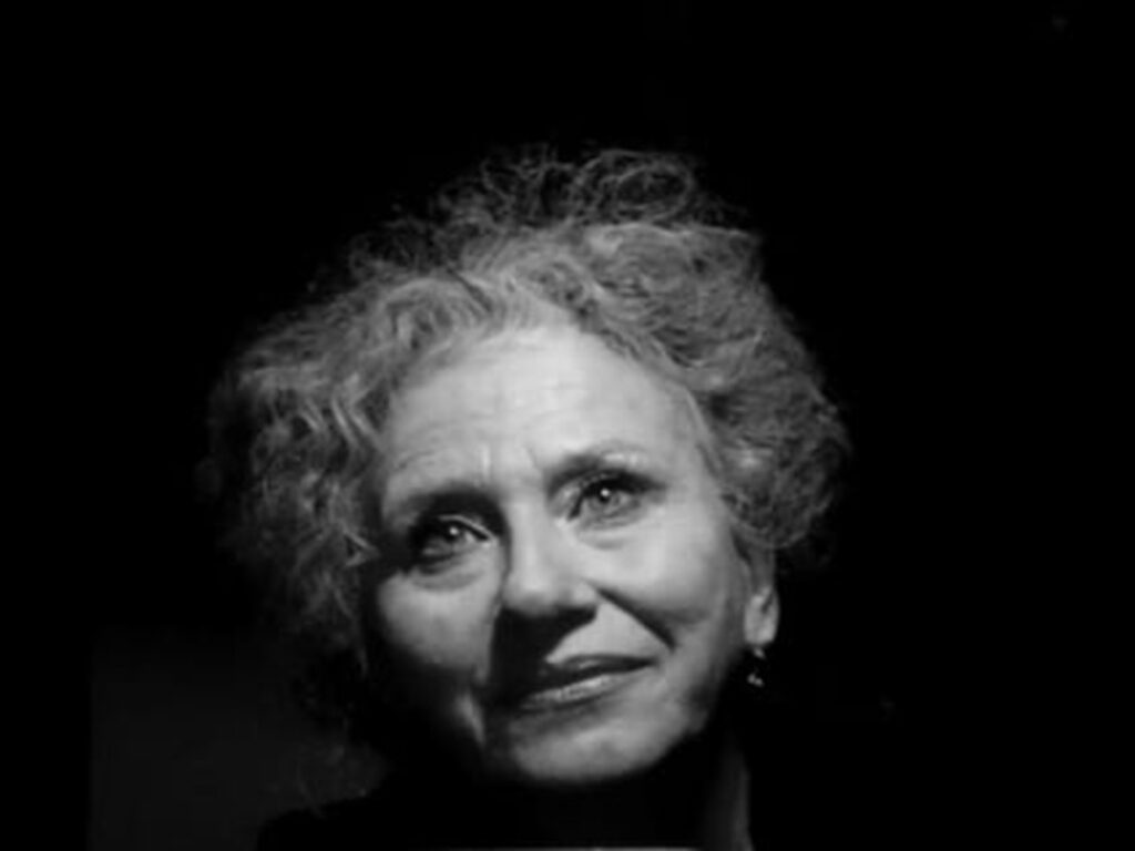 Elvira. Titoli di Coda Foto Rosanna De Bonis