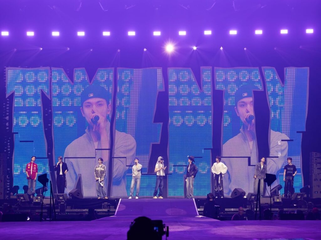 SEVENTEEN WORLD TOUR live