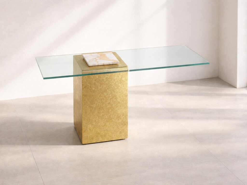 La scrivania della gallerista_Moiré Gallery