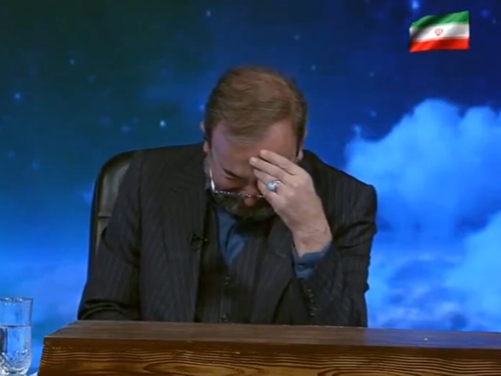 presentatore tv di stato iran