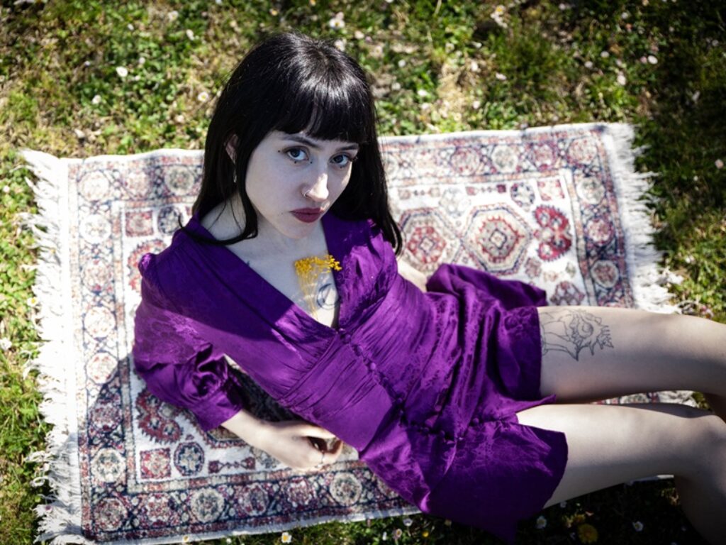 ELLA CODESTA