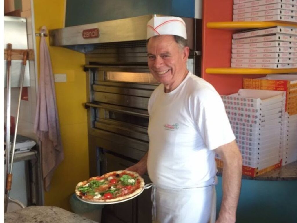 Raffaele Stipa, titolare della pizzeria “Yoghi”