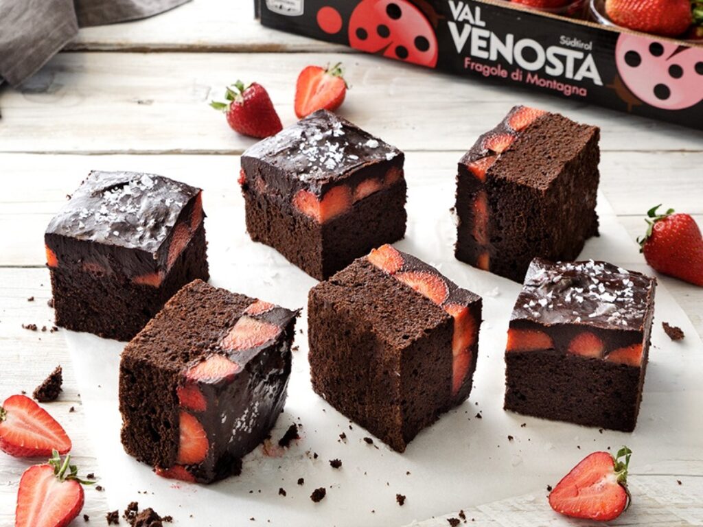 Brownies al cioccolato e fragole