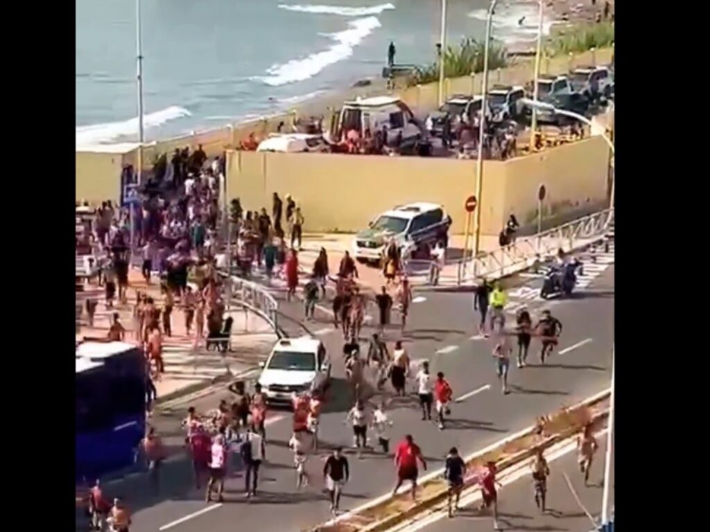 Migliaia di migranti dal Marocco