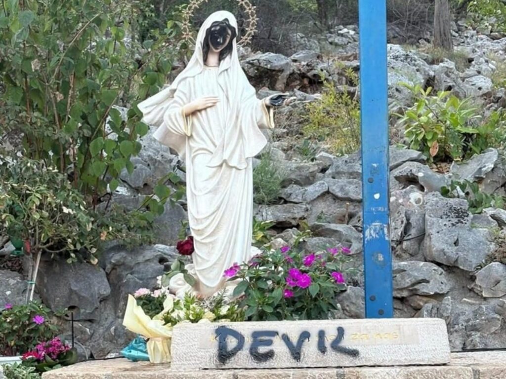 madonna di Medjugorje vandali
