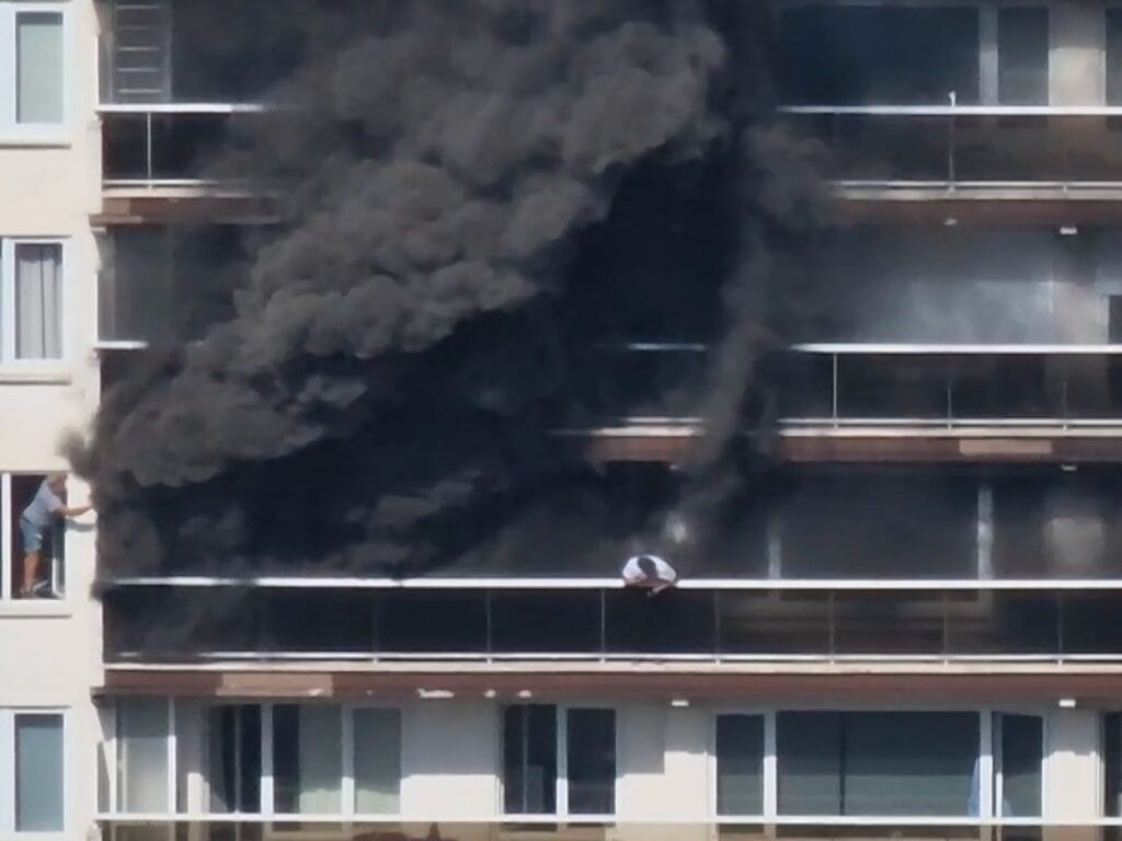 Incendio in un condominio ad Anversa