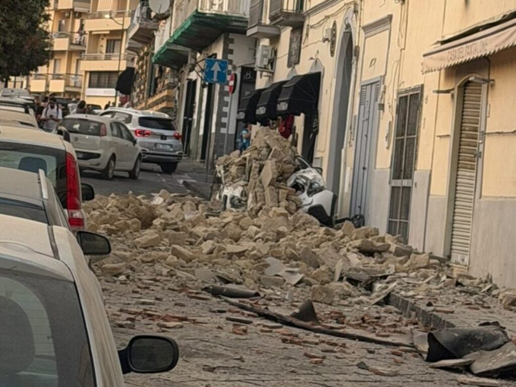 terremoto campi flegrei