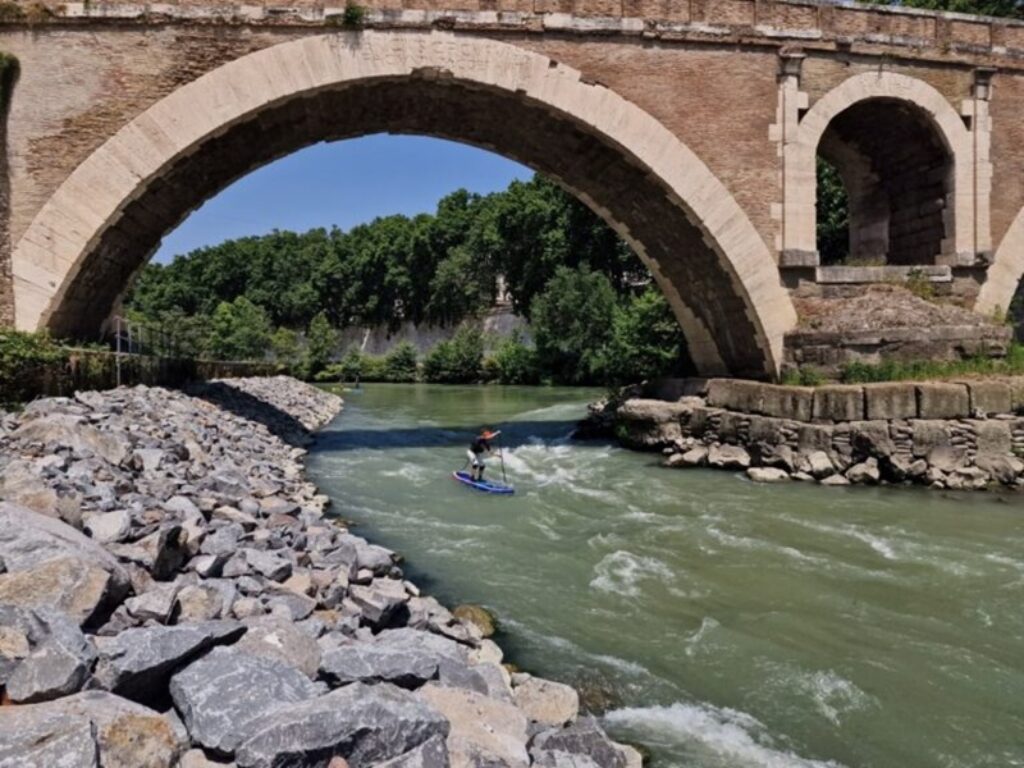 tevere free flowing river